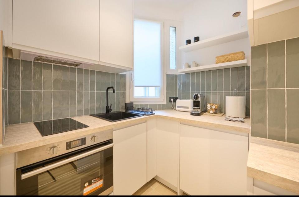 Apartment Eiffel Paris